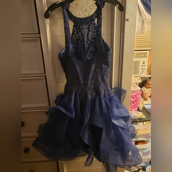 Formal dress - Picture 2 of 3